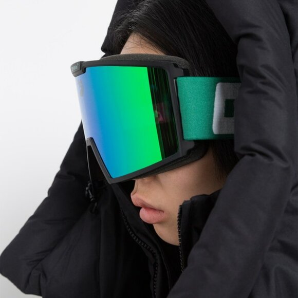 Off-White Ski Goggles – Black/Green Frame with Green Mirror Lens | Model OERI055 - Picture 4 of 11